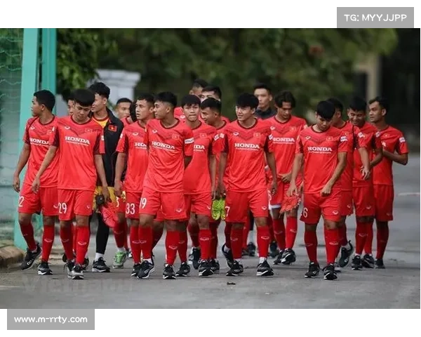 欧冠附加赛球队旅行安排,客场适应训练计划执行