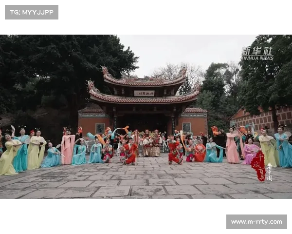 晋江传统村落与篮球赛事融合,海外球员触摸红砖古厝感受非遗魅力