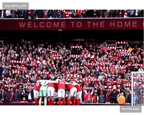 酋长球场氛围直接拉满，阿森纳球迷高唱助威歌曲